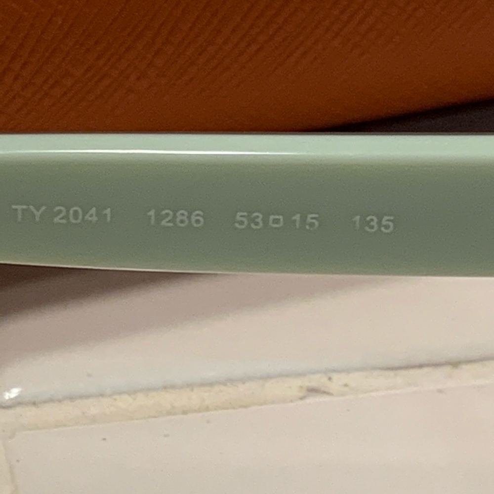 Tory Burch frames. - Picture 9 of 9